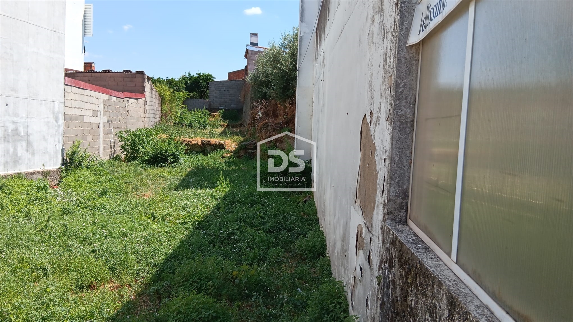 Real Estate building